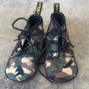 Baby Camo Print Dr. Martens - US 3 - RARE!